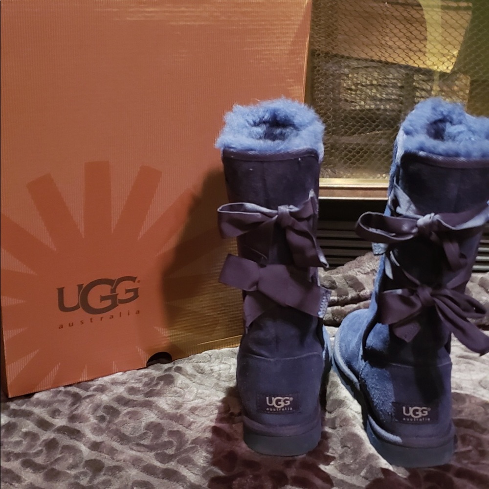 Authentic Stylish Blue UGGS that tie in the back
